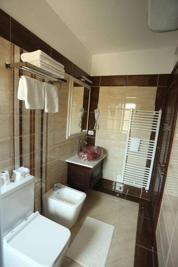 Vila Dante Boutique Hotel Tushemisht Esterno foto